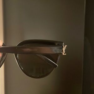 YSL BLACK SUNGLASSES / used